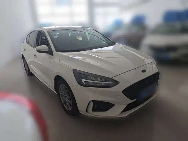 Ford Focus — Фото автомобиля 5