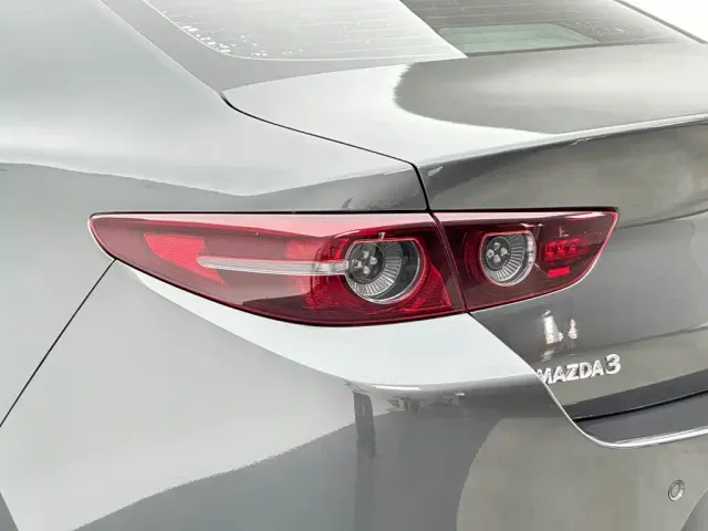 Mazda Axela — Фото автомобиля 29