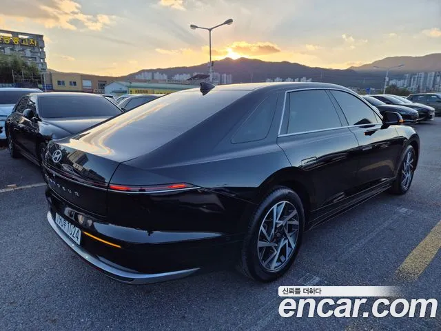 Hyundai Grandeur GN7 — Фото автомобиля 4