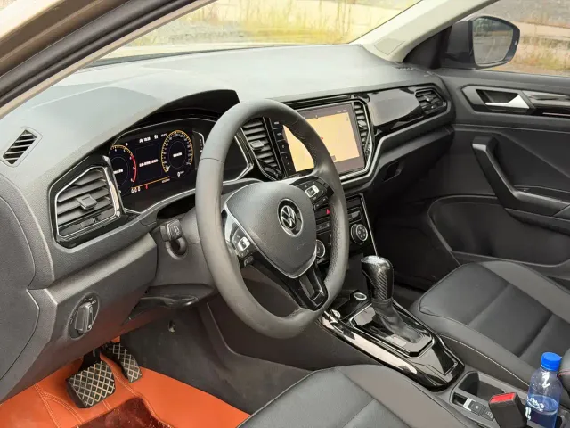Volkswagen T-Roc — Фото автомобиля 11