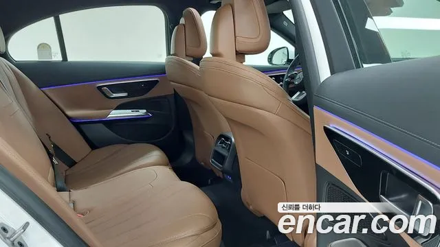 Mercedes-Benz E-Class — Фото автомобиля 10