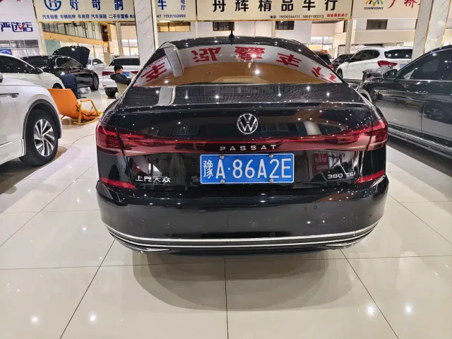 Volkswagen Passat — Фото автомобиля 11