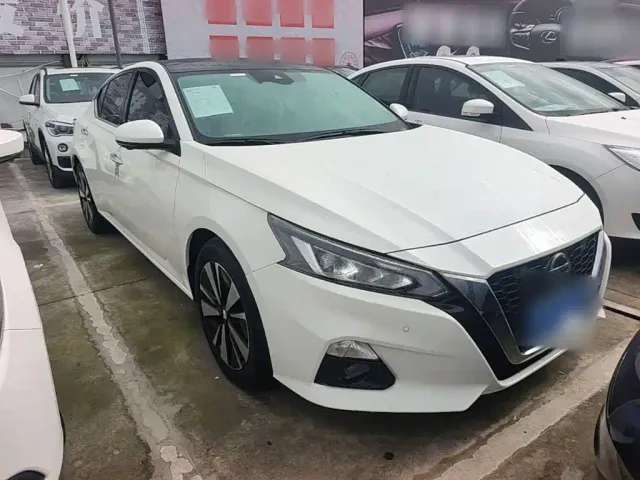 Nissan Teana — Фото автомобиля 3