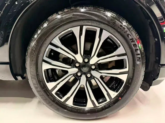Ford Explorer — Фото автомобиля 16