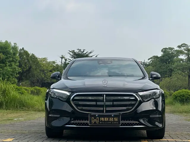 Mercedes-Benz E-Class — Фото автомобиля 2