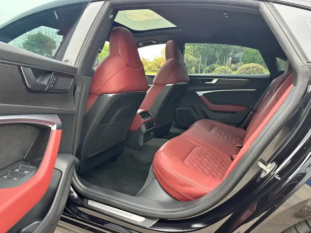 Audi A7L — Фото автомобиля 8