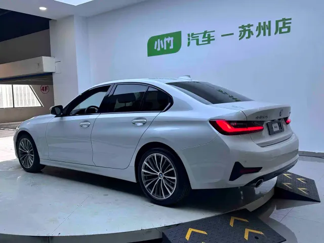 BMW 3 Series — Фото автомобиля 4