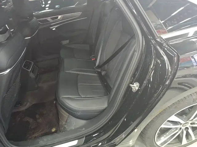 Audi A6L — Фото автомобиля 16
