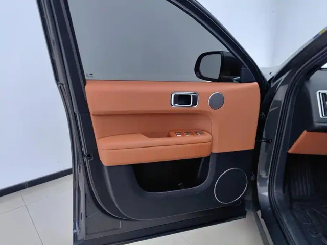 Li Auto L6 — Фото автомобиля 7
