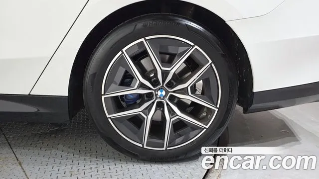BMW 5-Series — Фото автомобиля 21