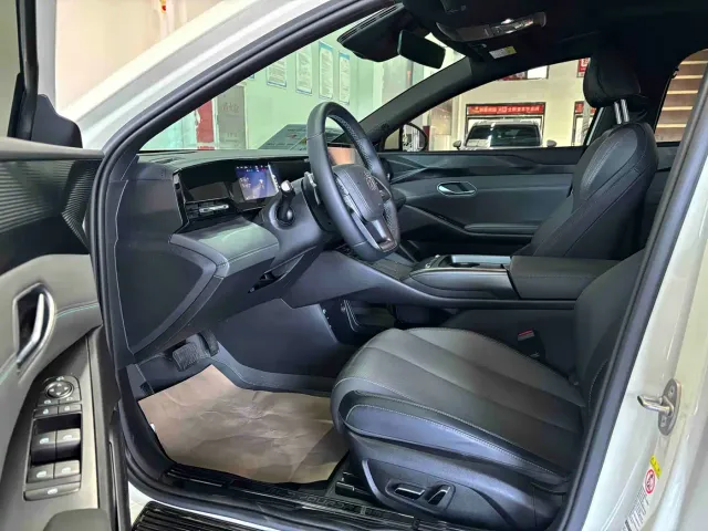 BYD Qin L — Фото автомобиля 6