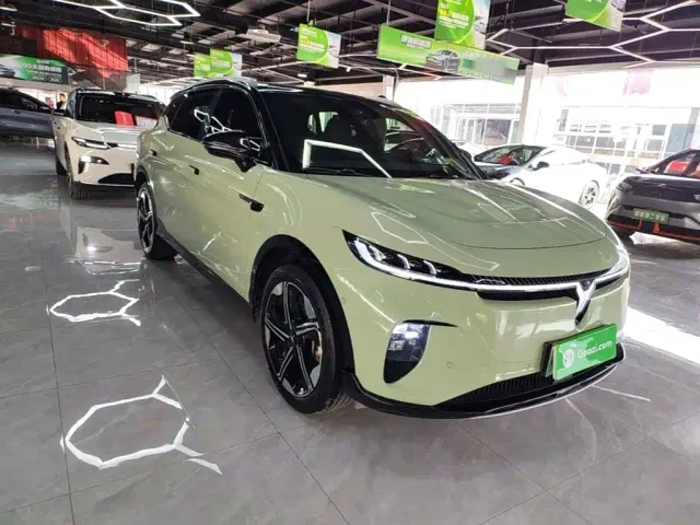 Voyah Zhiyin — Фото автомобиля 3