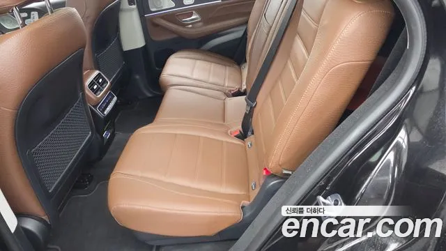 Mercedes-Benz GLE-Class — Фото автомобиля 24