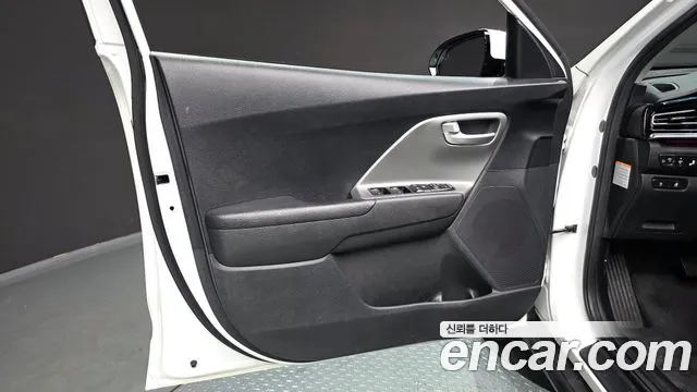 Kia Niro Niro Plus Earth — Фото автомобиля 24
