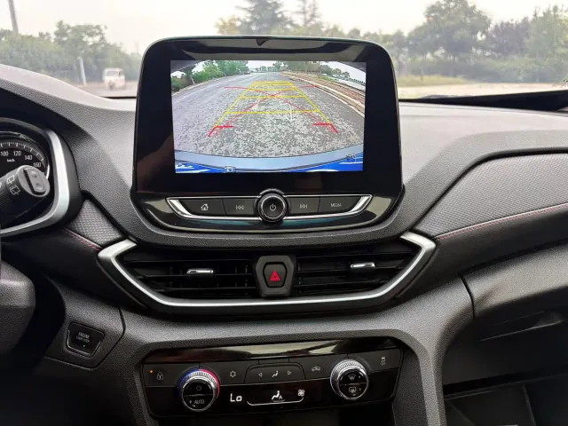 Chevrolet Orlando — Фото автомобиля 10