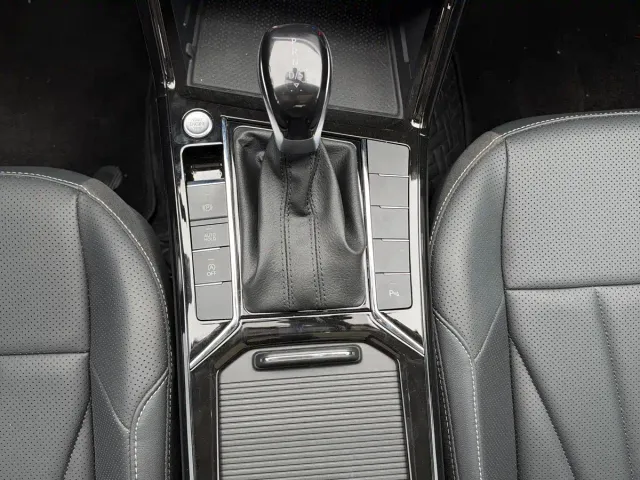 Volkswagen Passat — Фото автомобиля 12