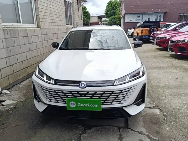 Changan Eado — Фото автомобиля 2