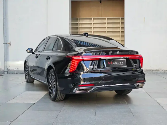 Hongqi H5 — Фото автомобиля 10