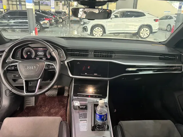 Audi A6L — Фото автомобиля 7