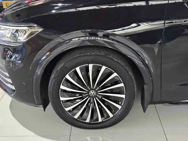 Volkswagen Viloran 2023 Facelift 380TSI Flagship Edition — Фото автомобиля 4