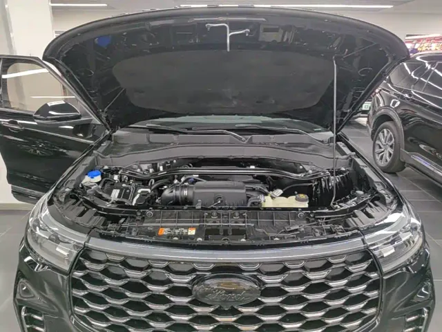 Ford Explorer — Фото автомобиля 19