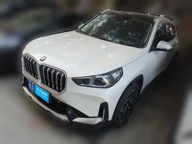 Фотография автомобиля — BMW X1