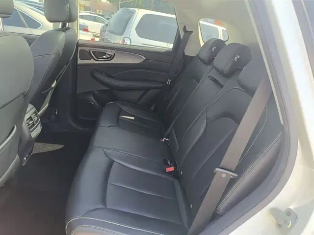 Roewe RX5 — Фото автомобиля 16