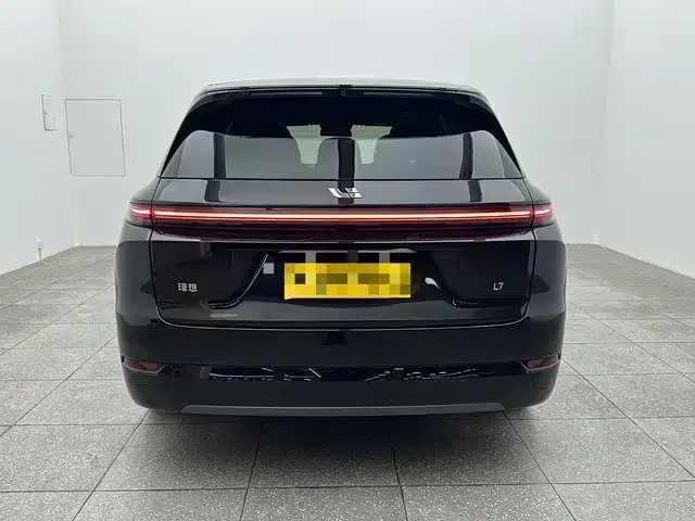 Li Auto L7 — Фото автомобиля 5