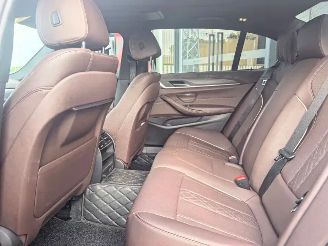 BMW 5 Series — Фото автомобиля 5