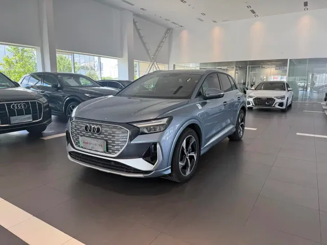 Фотография автомобиля — Audi Q4 e-tron