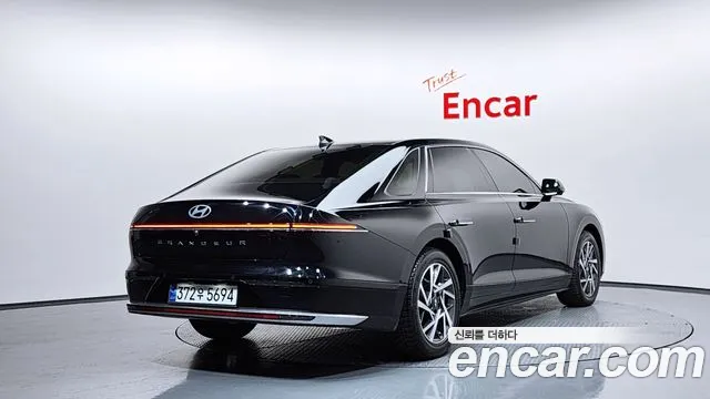 Hyundai Grandeur — Фото автомобиля 2