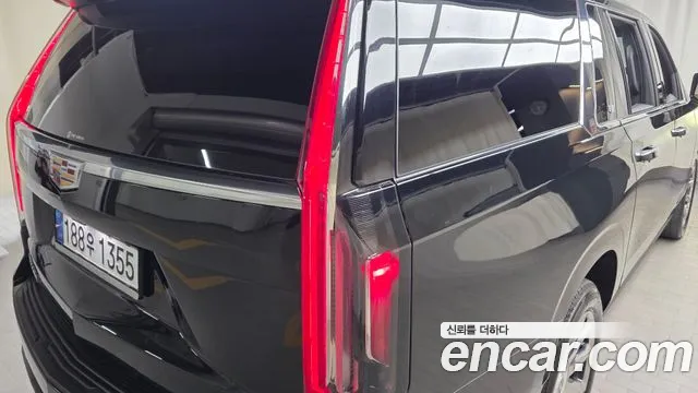 Cadillac Escalade — Фото автомобиля 8