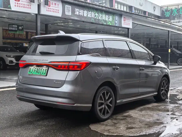 BYD Song MAX — Фото автомобиля 6