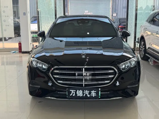 Mercedes-Benz E-Class — Фото автомобиля 2