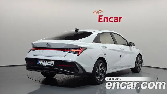 Hyundai Avante CN7 — Фото автомобиля 2