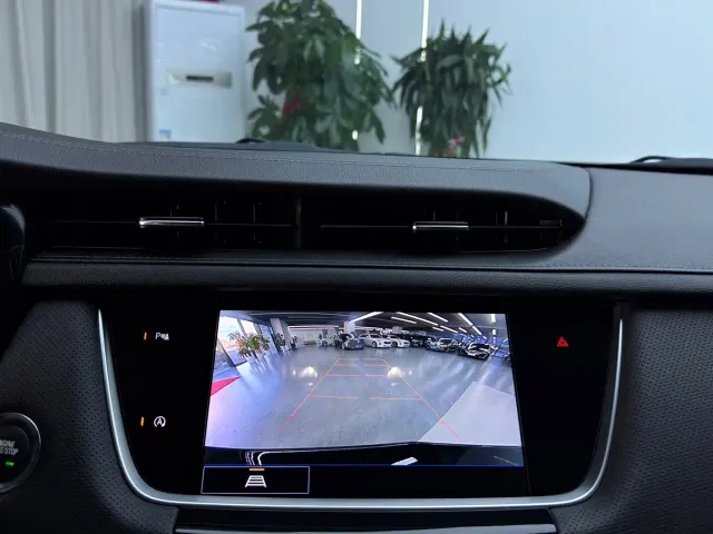 Cadillac XT5 — Фото автомобиля 9