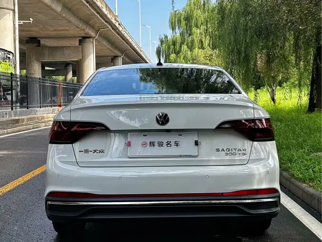 Volkswagen Sagitar — Фото автомобиля 10