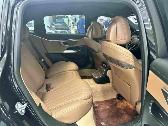 Mercedes-Benz E-Class — Фото автомобиля 16