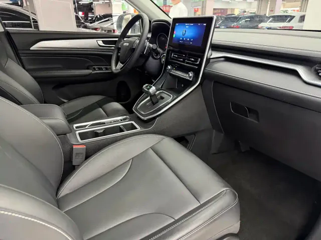 Haval M6 — Фото автомобиля 5
