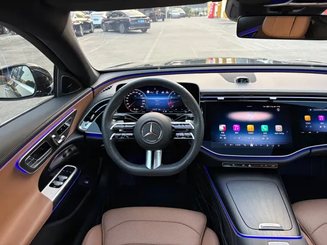 Mercedes-Benz E-Class — Фото автомобиля 6