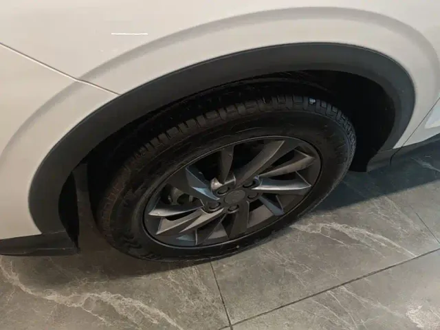 Geely Binyue — Фото автомобиля 22