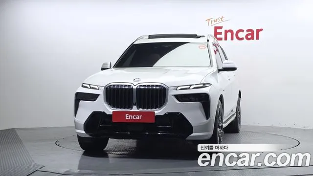 BMW X7 — Фото автомобиля 3