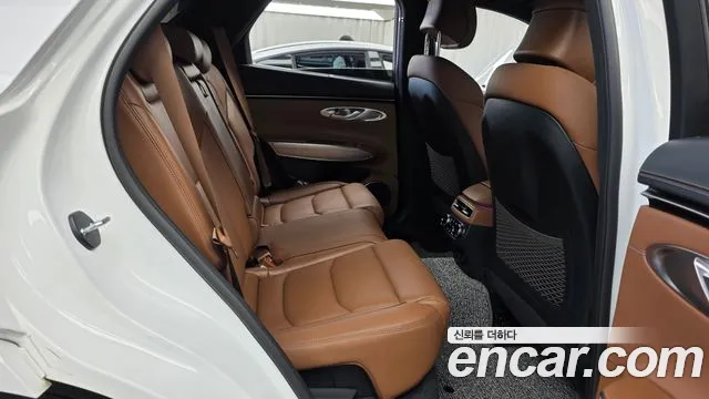 Genesis GV70 — Фото автомобиля 17