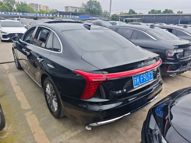 Hongqi H5 — Фото автомобиля 14