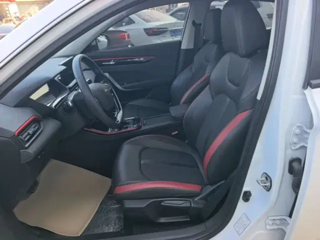 Dongfeng Yixuan — Фото автомобиля 16