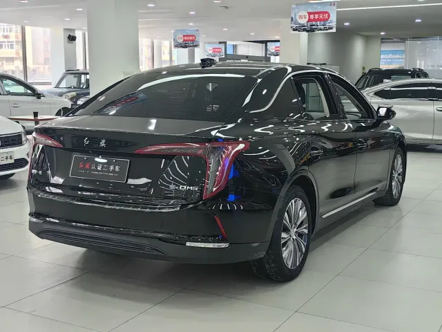Hongqi E-QM5 — Фото автомобиля 11