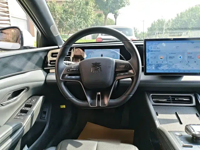 BYD Qin L — Фото автомобиля 11