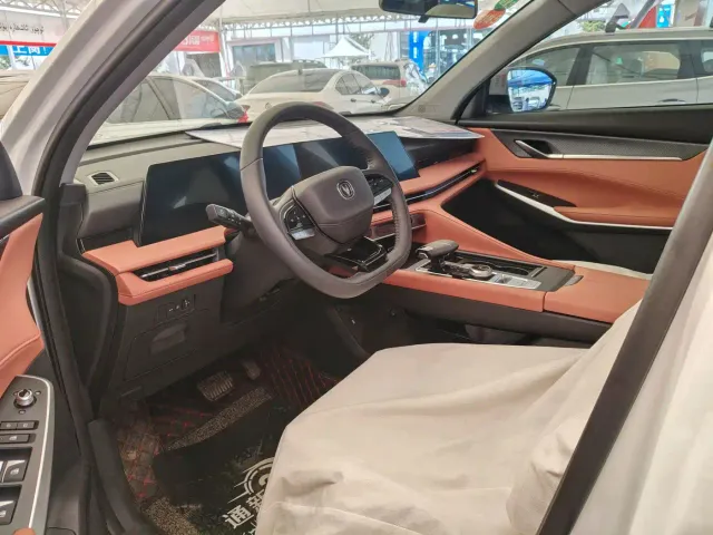 Changan CS75 Plus — Фото автомобиля 4