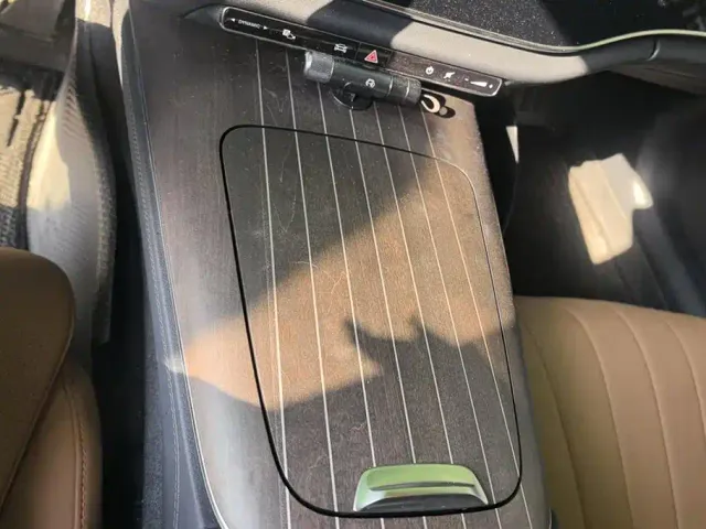 Mercedes-Benz E-Class — Фото автомобиля 16