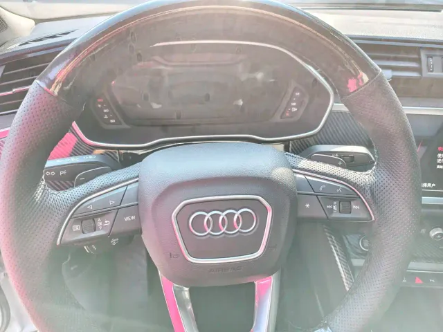 Audi Q3 — Фото автомобиля 9